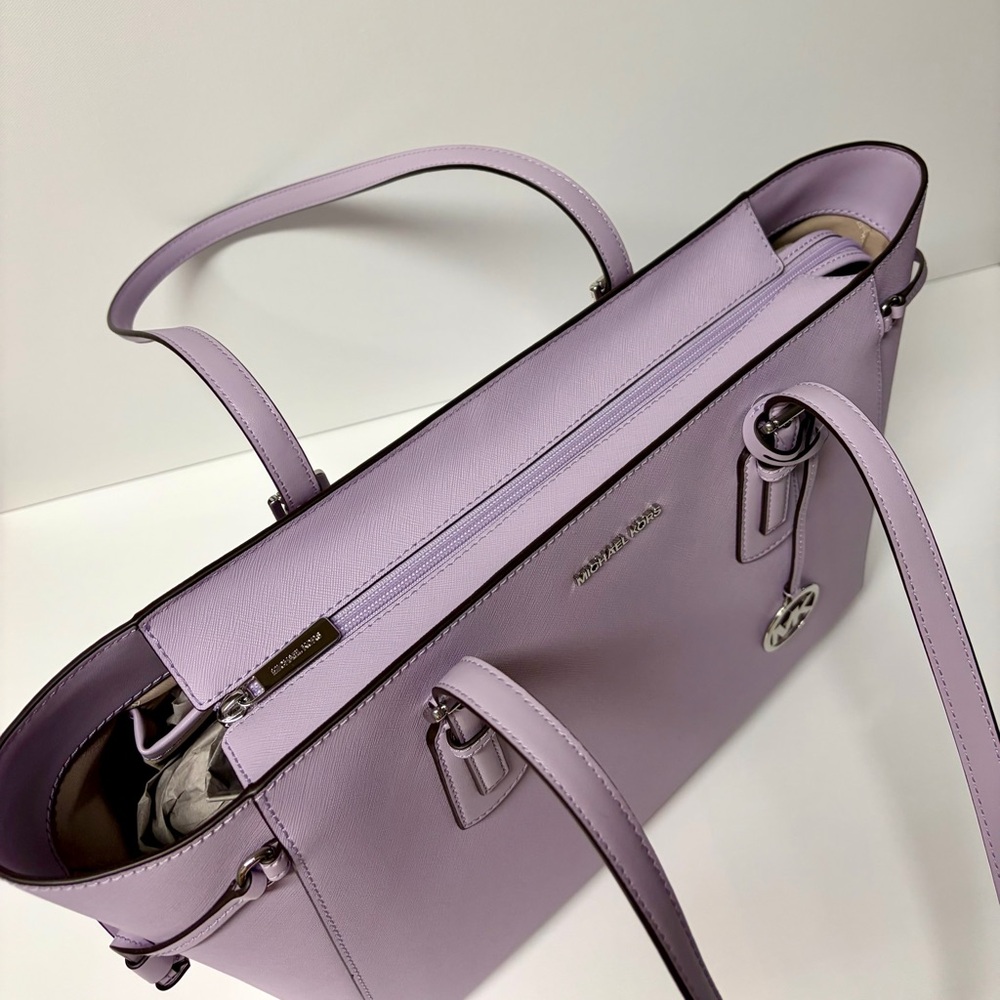 MICHAEL KORS Voyager Large
Saffiano Leather Shoulder Tote Bag Lilac - Picture 10 of 12
